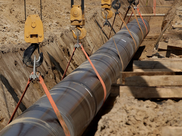 liquefied natural gas pipeline constructing