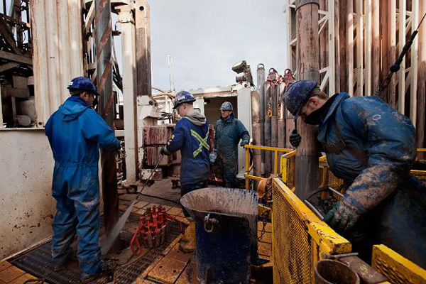 workers for oil platform